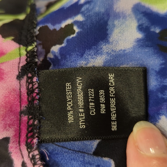 Sheer Floral Top - Picture 5 of 7